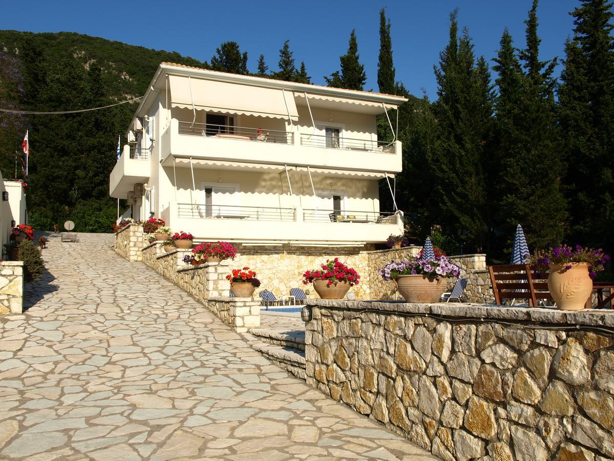 Geni Garden Apartments Экстерьер фото